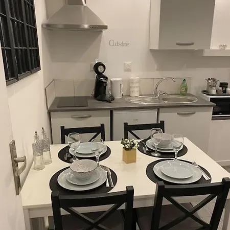 Superbe F2 - 1er Etage Proche Centre 3p Wifi Διαμέρισμα *